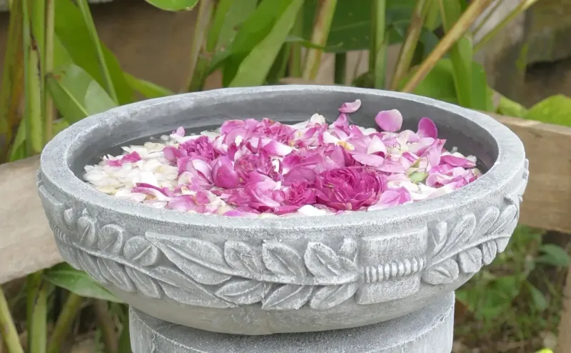 Medan - Bowl with leaf motive, Ø 29 cm | cast stone 